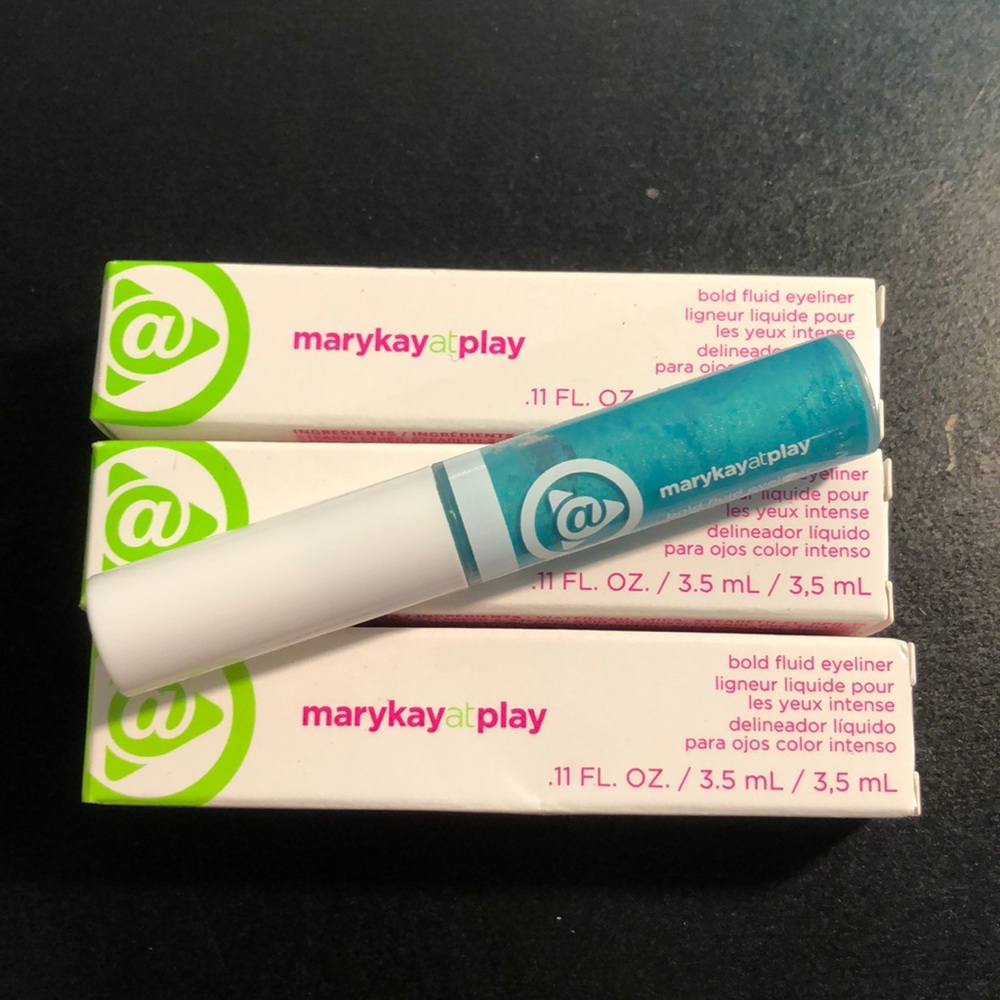 Mary Kay Bold Fluid Eyeliner